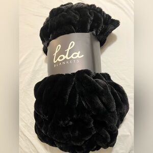 Lola Plush Faux Fur Large Throw Blanket - Midnight Marie-NWOT